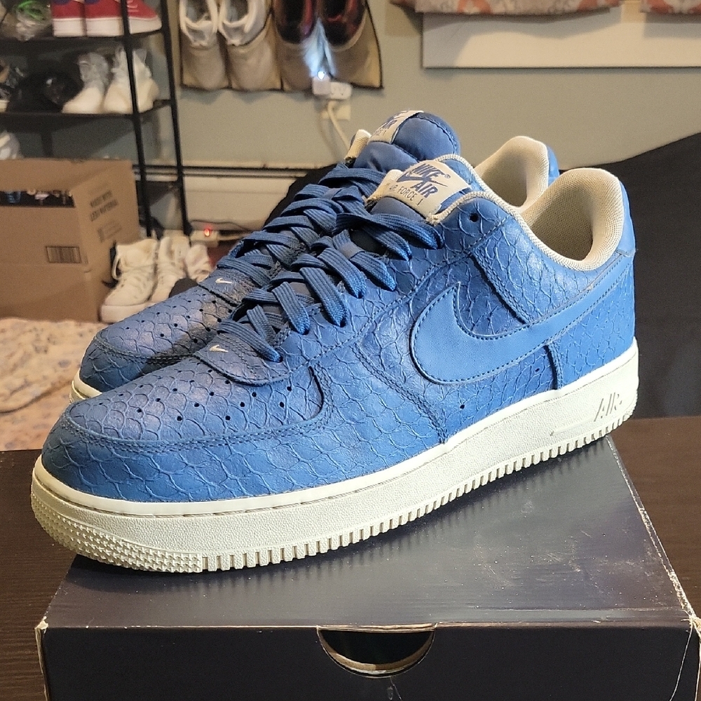 Nike Air Force 1 Low '07 LV8 Rare "Star Blue" (2016) Mens 10.5 Womens 12 EUC - Picture 2 of 10